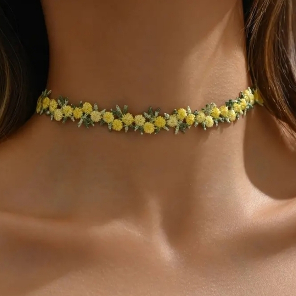 5 Piece Set Adjustable Floral Choker Necklace Set - Multicolor Y2K Style - Picture 4 of 6